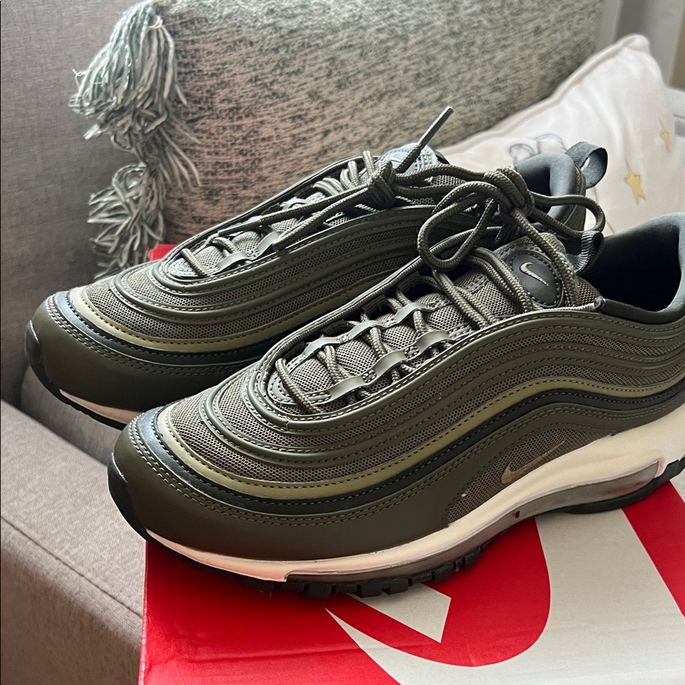 Nike Air Max 97 in Medium Olive